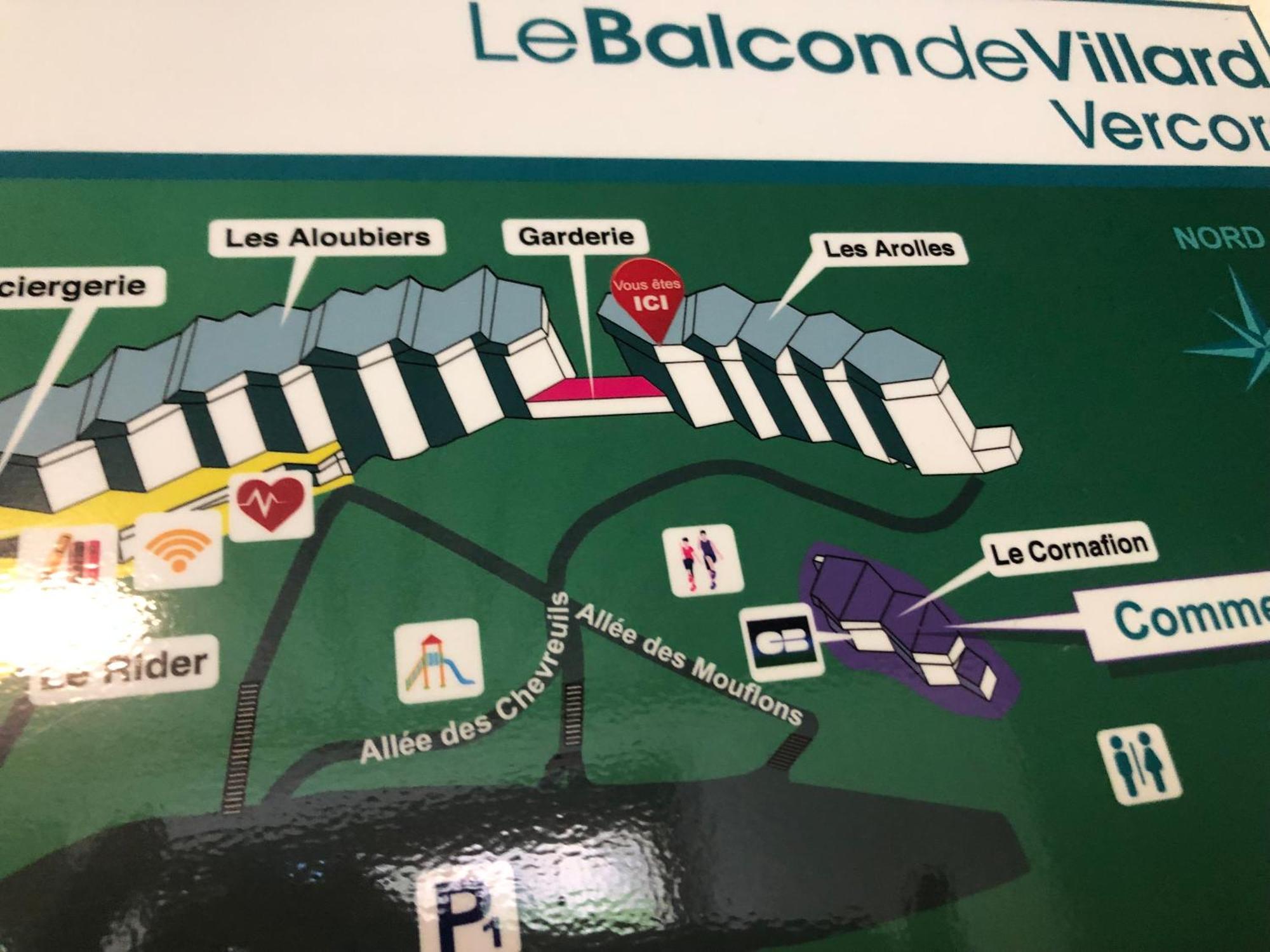 Au Pieds Des Remontées Mécaniques. *